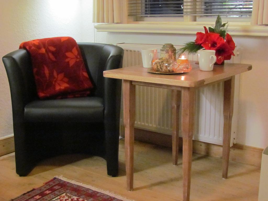Apartments Im Froschhaus Mit Fruehstueckskuechen Friedrichstadt Rum bild